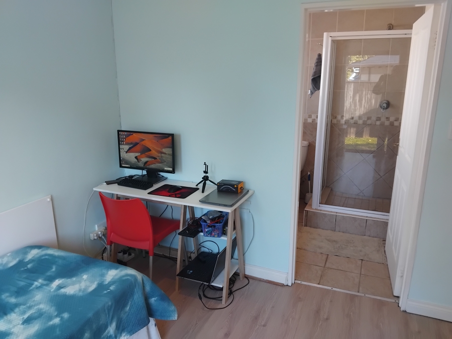 4 Bedroom Property for Sale in Wavecrest Eastern Cape
